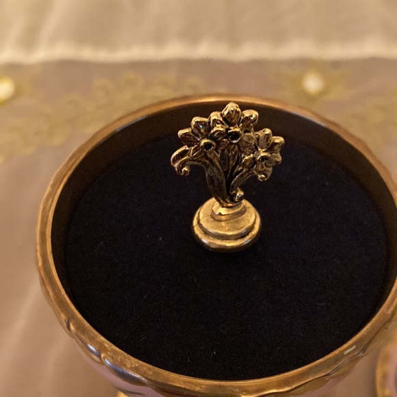 TFM Franklin Mint Faberge Porcelain Musical Egg Narcissus Crafted in Thailand - Picture 3 of 6